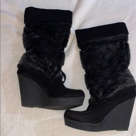 Women’s fur boots - Picture 3 of 6